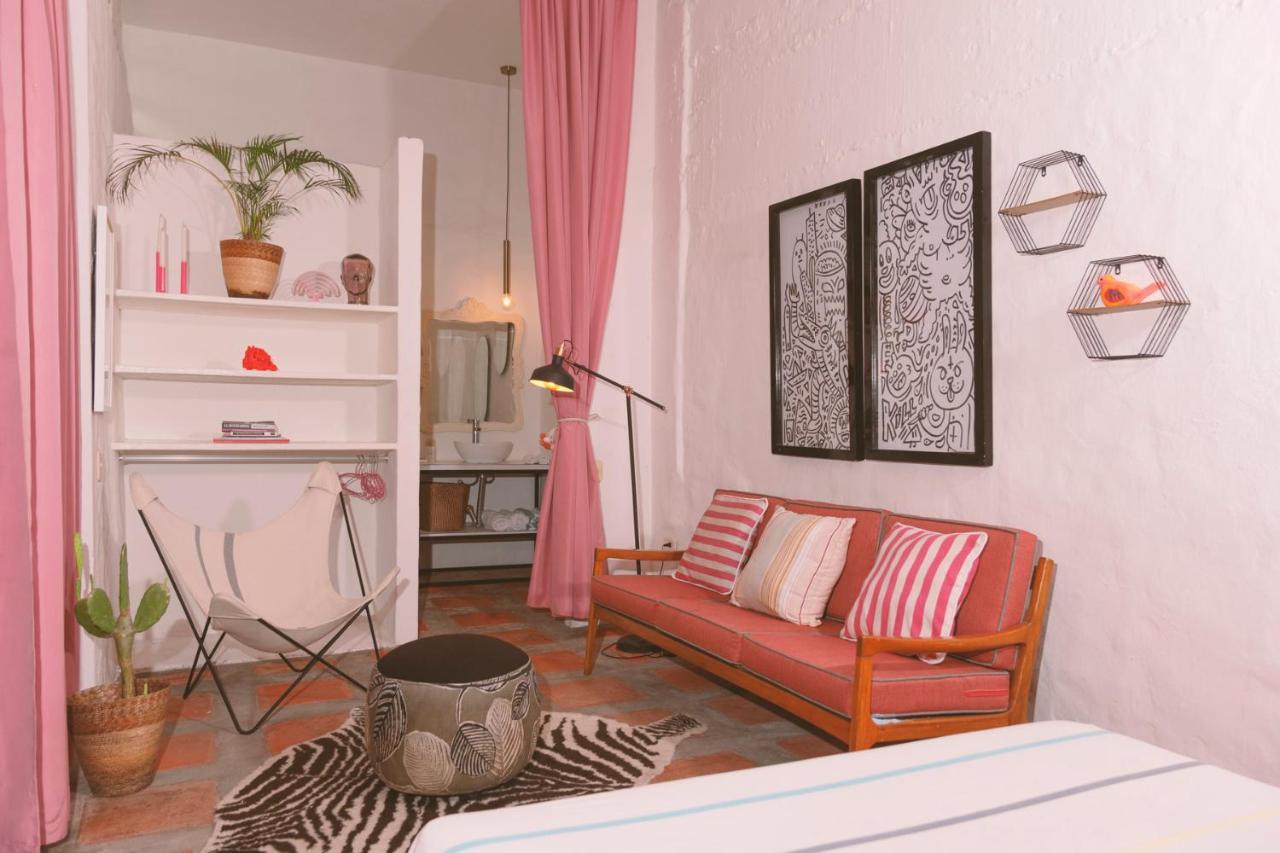 Bed and Breakfast Casa Amberes Гонда Экстерьер фото